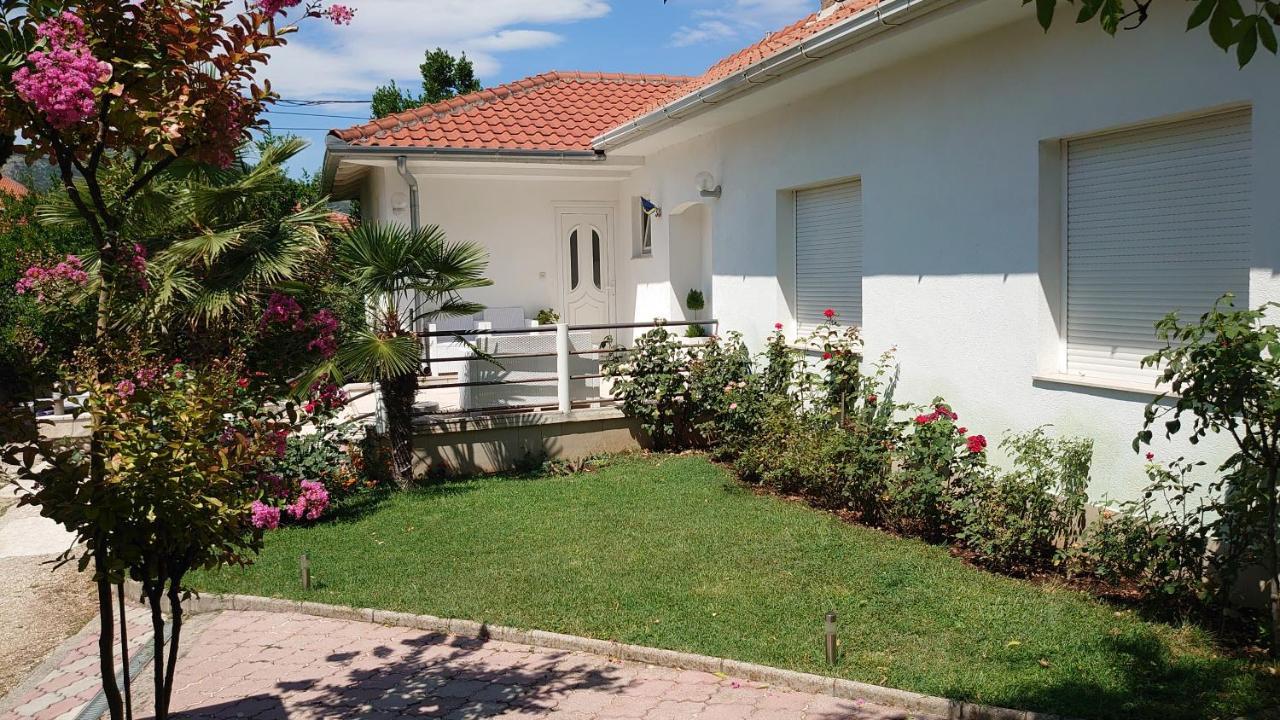 Apartments Tulipan - With Free Private Parking Garage Mostar Dış mekan fotoğraf